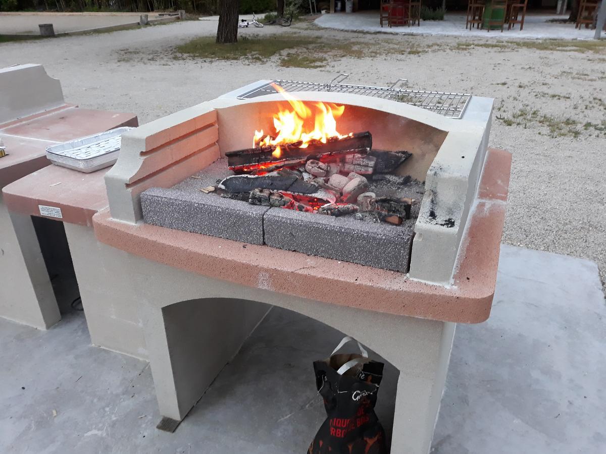 Camping Le Pre Saint-Andre Souvignargues 외부 사진
