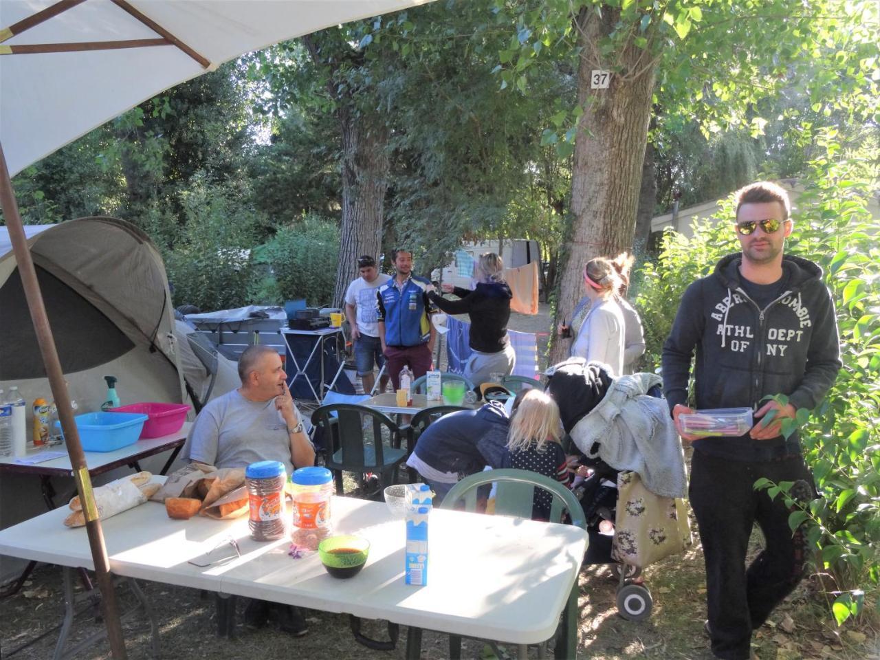 Camping Le Pre Saint-Andre Souvignargues 외부 사진